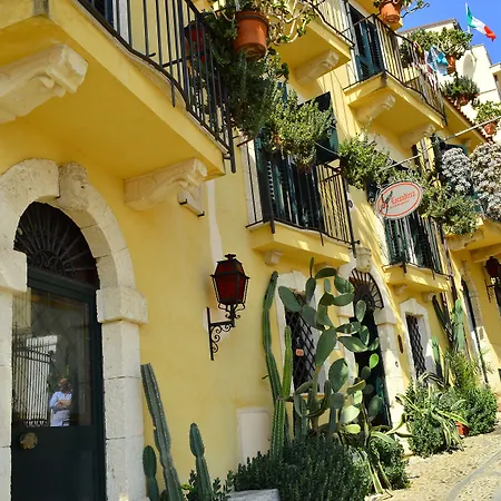 La Locandiera affittacamere-3